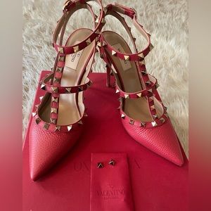 100% authentic Valentino rock stud classic pump